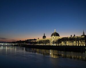 Lyon Hôtel Dieu transfert chauffeur privé Ash Driver